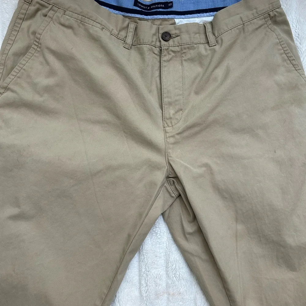 Tommy Hilfiger Men's Khaki Slacks Chinos, Size 38x32 - Picture 2 of 5